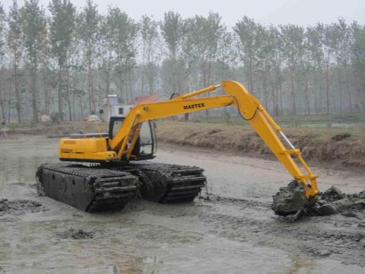 水上挖機